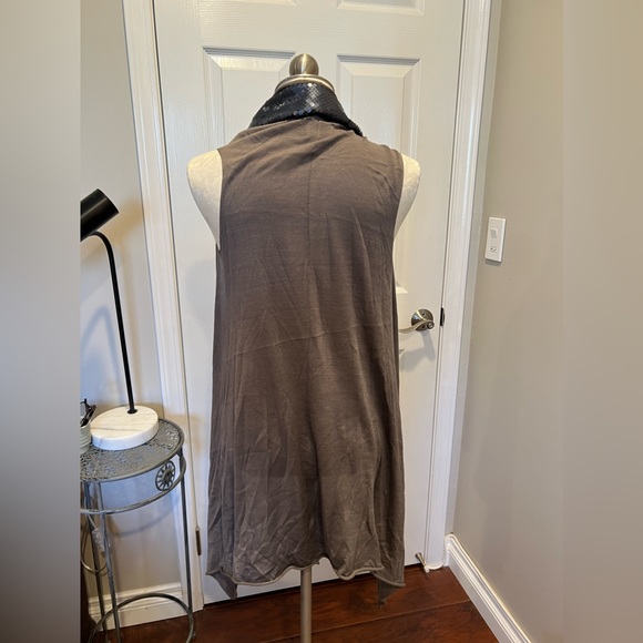 Dream society gray sequin knit vest - Picture 2 of 5